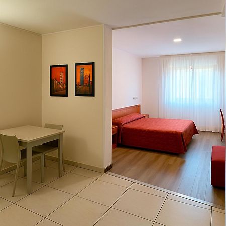 Hotel E Appartamenti La Solaria San Giovanni Rotondo Exterior photo