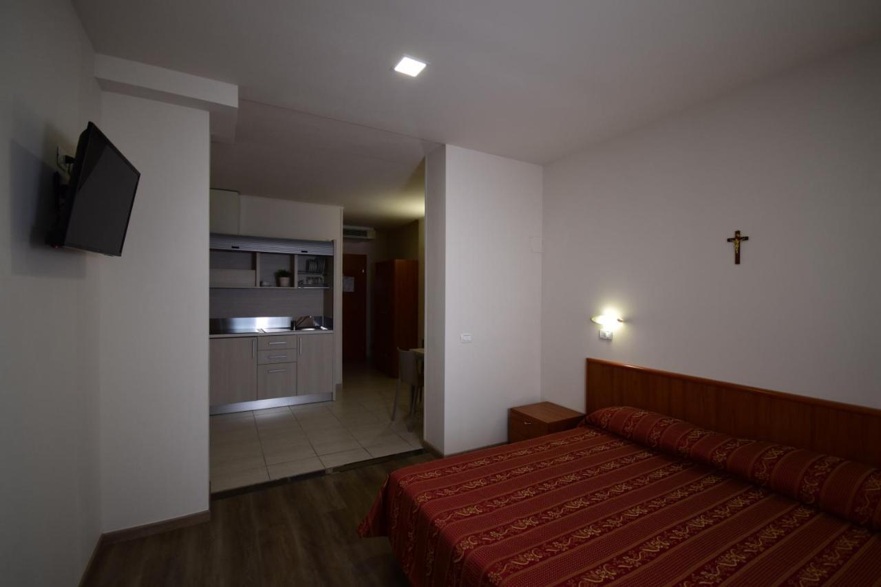 Hotel E Appartamenti La Solaria San Giovanni Rotondo Exterior photo