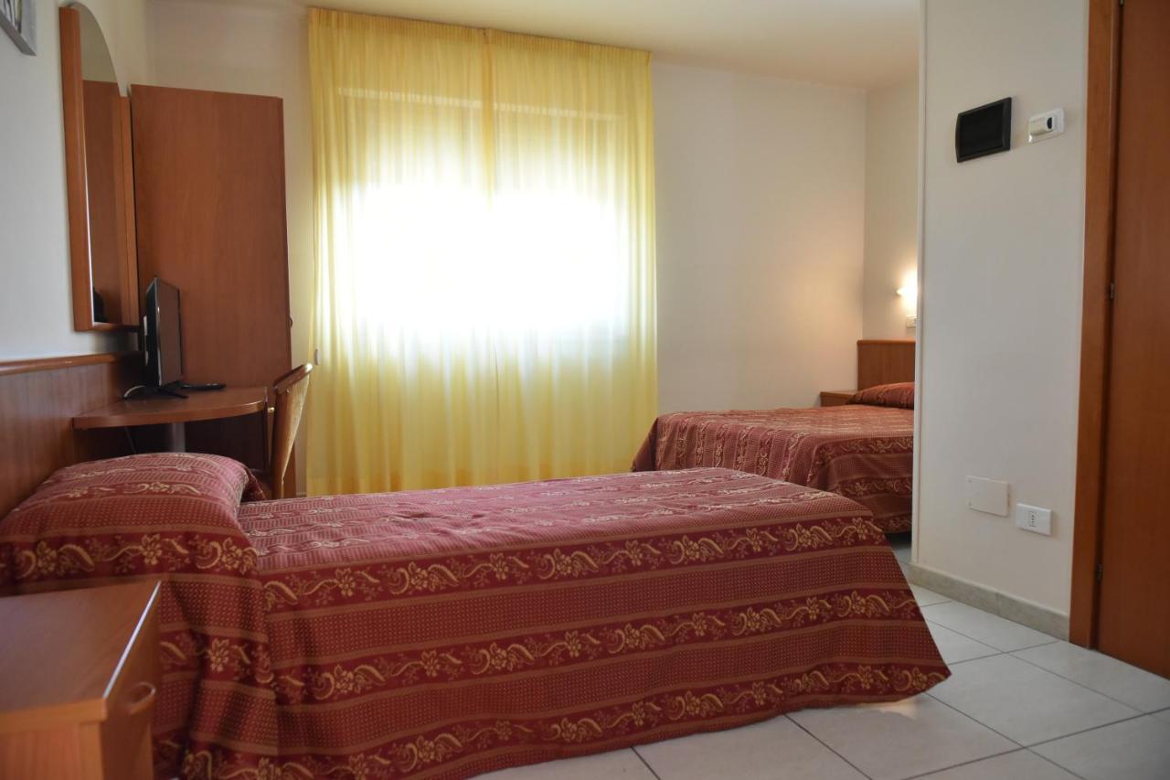 Hotel E Appartamenti La Solaria San Giovanni Rotondo Exterior photo