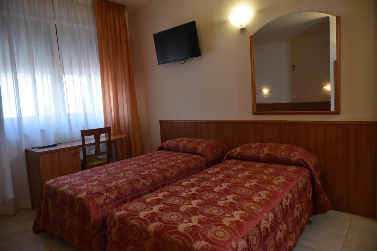 Hotel E Appartamenti La Solaria San Giovanni Rotondo Exterior photo