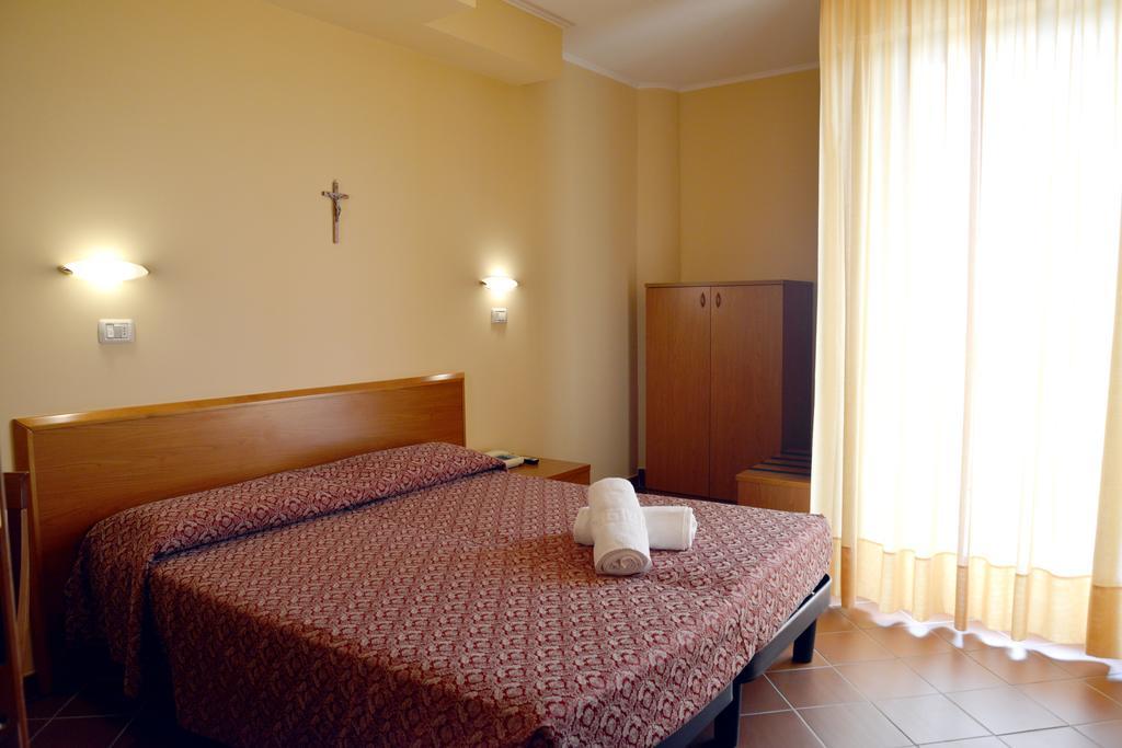 Hotel E Appartamenti La Solaria San Giovanni Rotondo Exterior photo